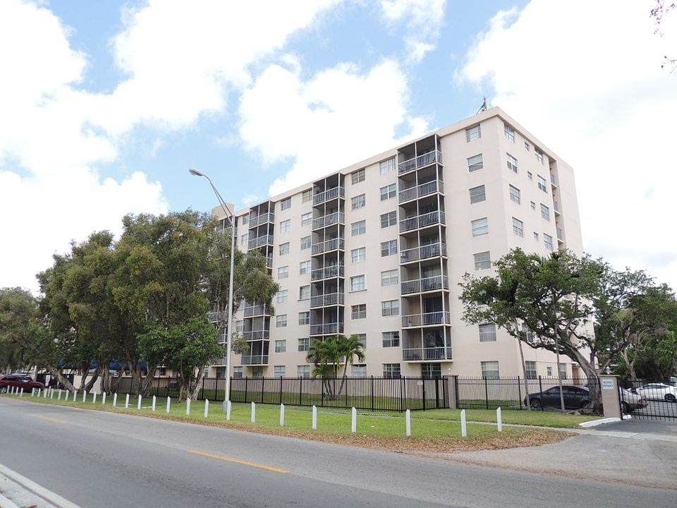 2nd image of 1251 NE 108th St APT 323
