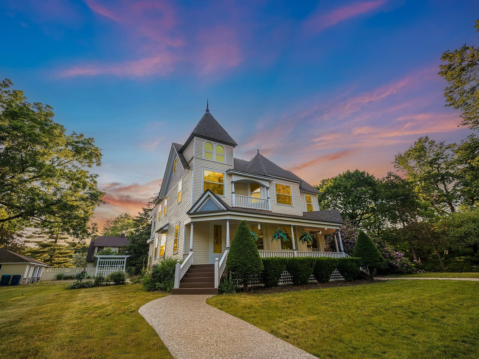 304 Sprague Ave, Kalamazoo, MI 49006 MLS 23020477 Zillow