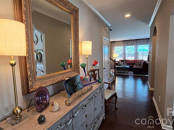 5th image of 1005 Wainscott Dr