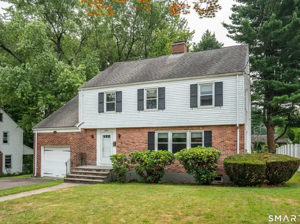 2425 Albany Avenue, West Hartford, CT 06117