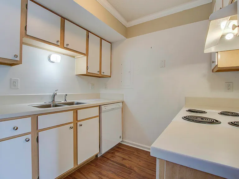 2494 Etiwan Ave — Photo 7