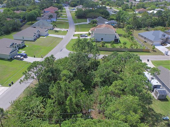 5th image of 4126 SW Macad St