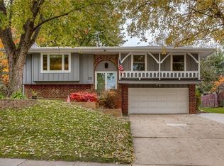 725 43rd St, West Des Moines, IA 50265