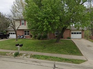 207 Hollyridge Ln, Columbia, MO 65203