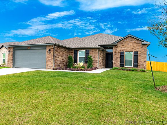 3rd image of 4912 E Galveston Pl S