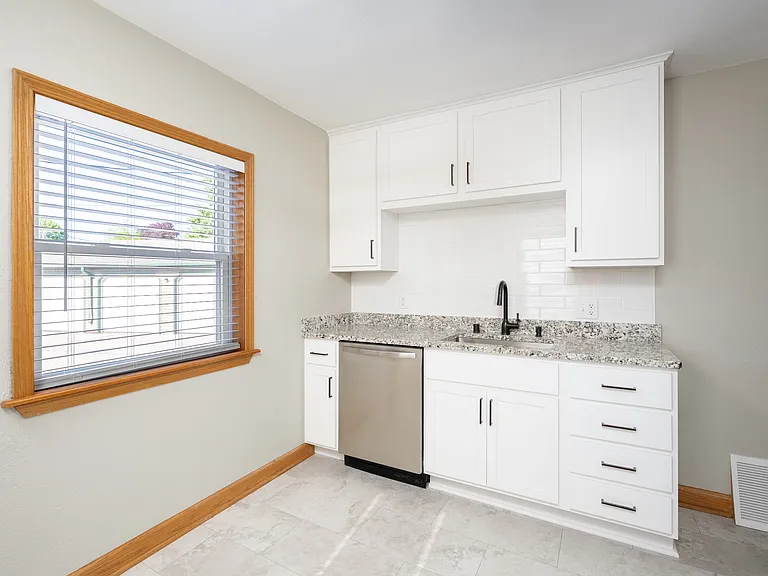 2304 E Holt Ave #2304 — Photo 3
