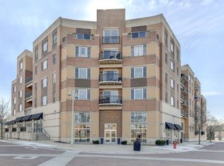 300 Village Cir Unit 503, Willow Springs, IL 60480