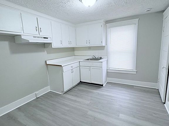 3rd image of 1741 W Market St