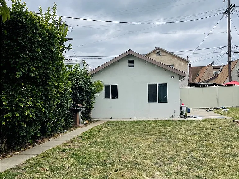 538 W 111th Pl — Photo 8