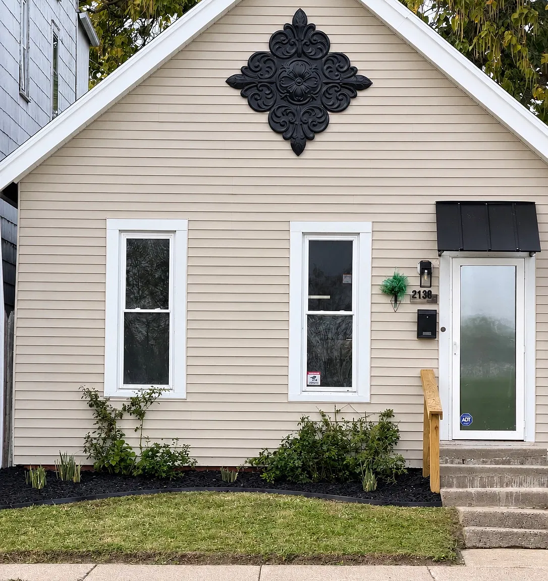 2 bed, 824 sqft, $1,190 — Photo 1