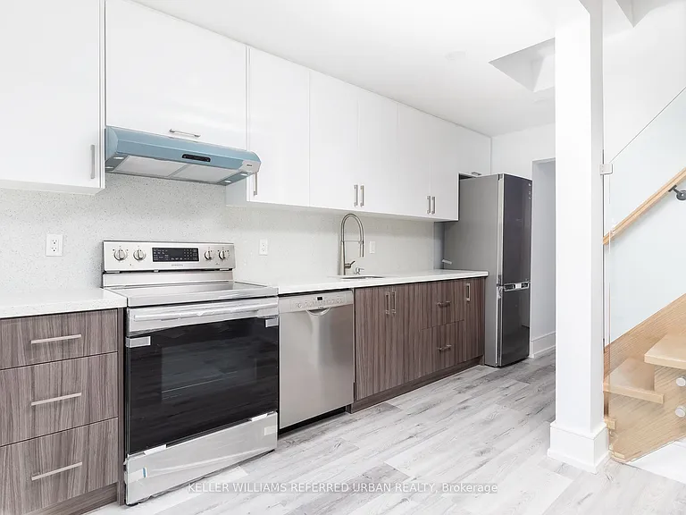1588 King St W #3 — Photo 3