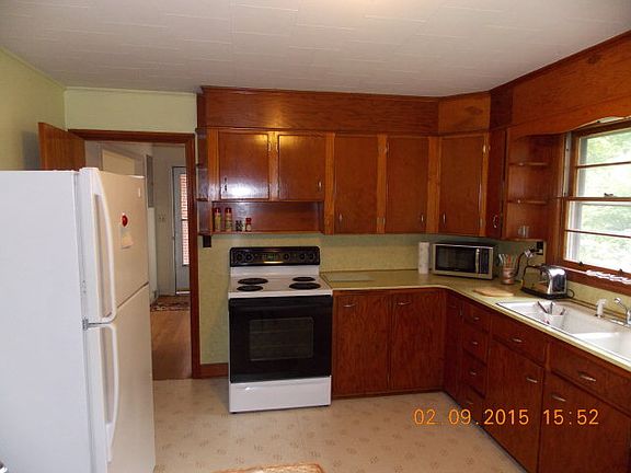 5th image of 104 S Cherry St