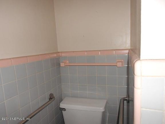 3rd image of 213 Church Street N
