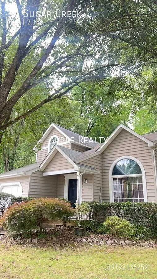 11 Sugar Creek - 2 Story home with 3 Bedroom 2.5 Baths near SouthPointe - Lease Takeover! — Photo 1
