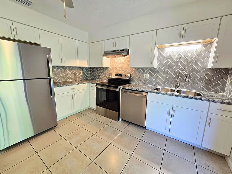5417 Desoto Pl — Photo 5