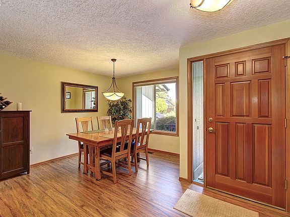 4th image of 9500 NE 80th Ave