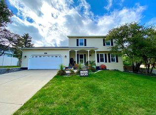 1004 Lake Fork Rd, Bloomington, IL 61704