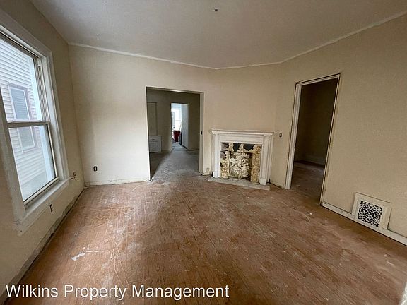 3rd image of 2641 N Oakland Ave