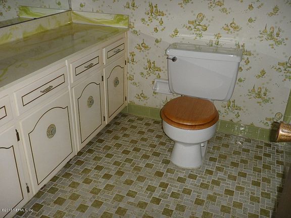4th image of 4131 Everett Ave