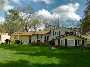 1860 Glengary Rd, Commerce Township, MI 48382