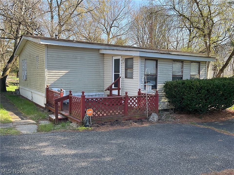 1st image of 3812 Mahoning Rd NE