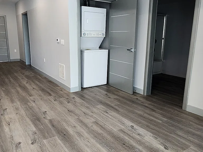 7040 Woodman Ave #204 — Photo 7