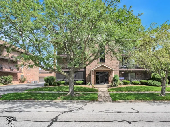 8124 W 169th St #1W, Tinley Park, IL 60477