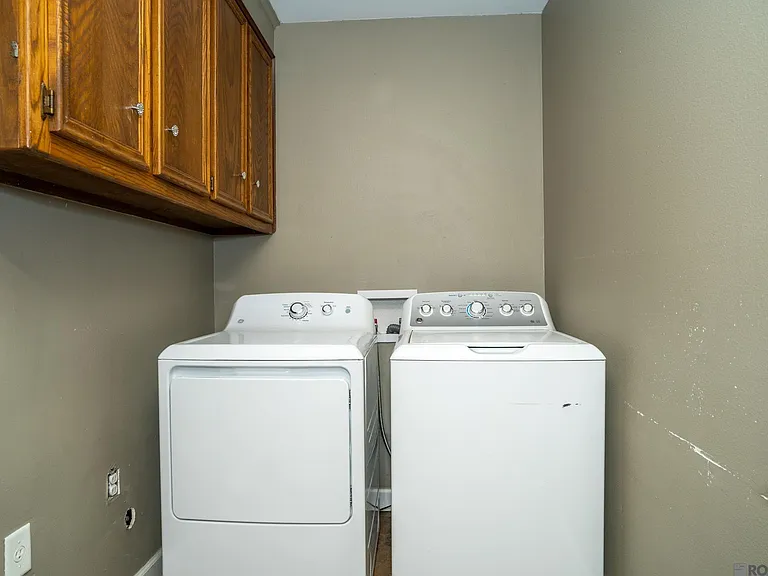 3736 Sessions Dr — Photo 29