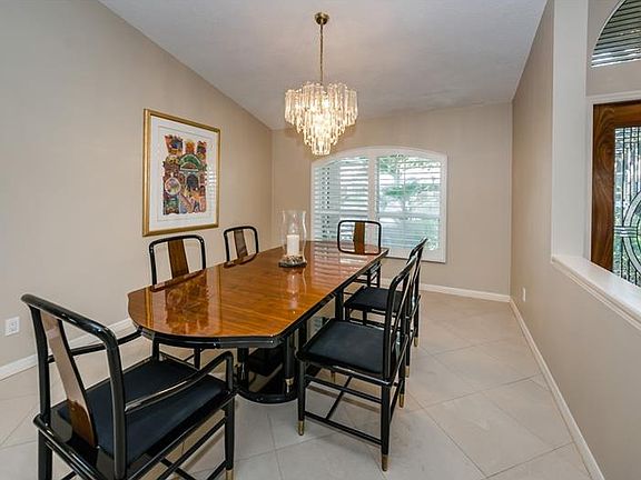 5th image of 166 Old Oak Cir