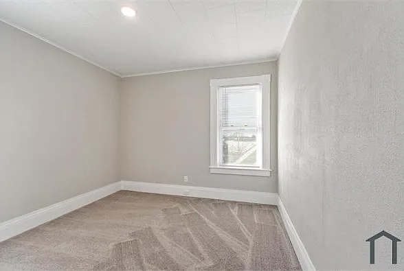 47 Walnut St #49F3 — Photo 17