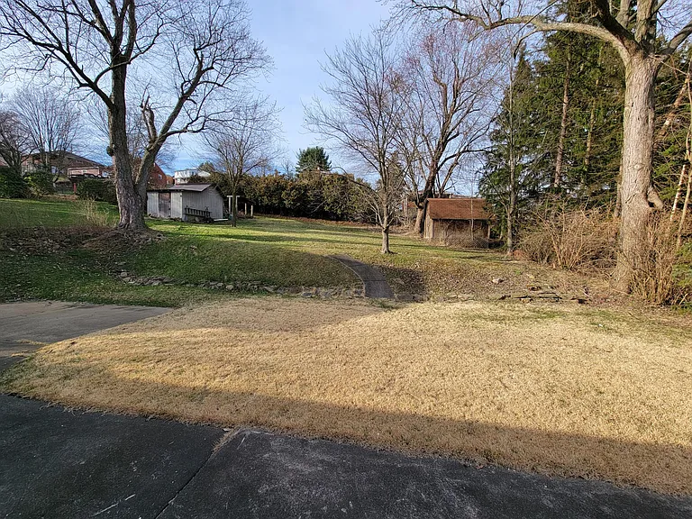 10761 Old Trail Rd — Photo 28