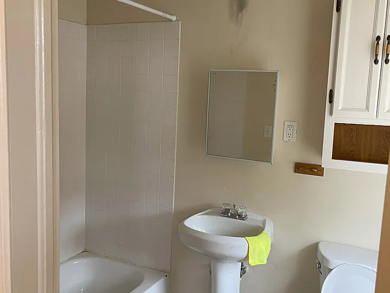 2440 N Charles St #19 — Photo 4