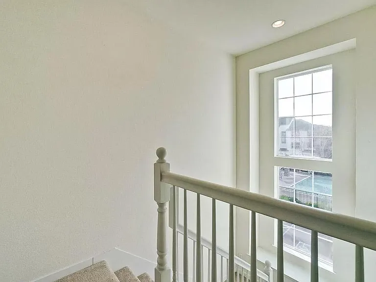 575 Montego Ter — Photo 22