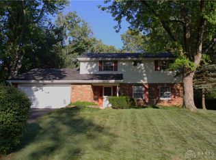 3033 Meadowcrest Ln, Dayton, OH