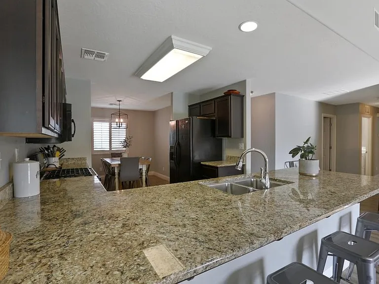 2423 W Corvina Ave — Photo 6