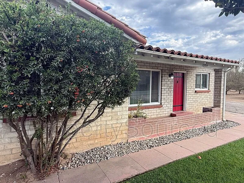 2 bed, 1.0 bath, 1025 sqft, $1,895 — Photo 3