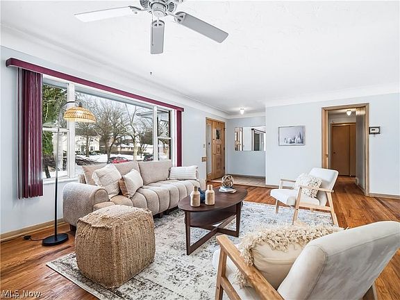 4th image of 11317 Lake Ave