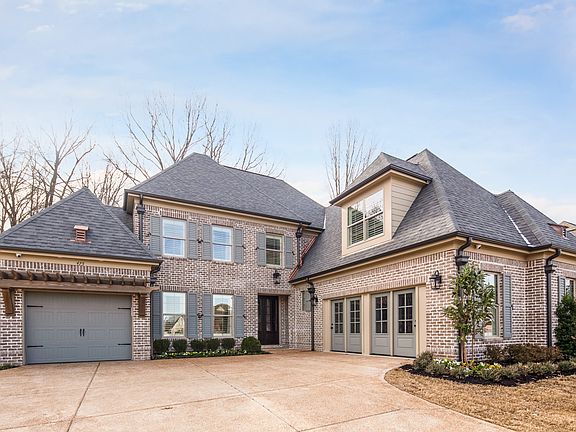 3rd image of 475 Saunders Creek Cir