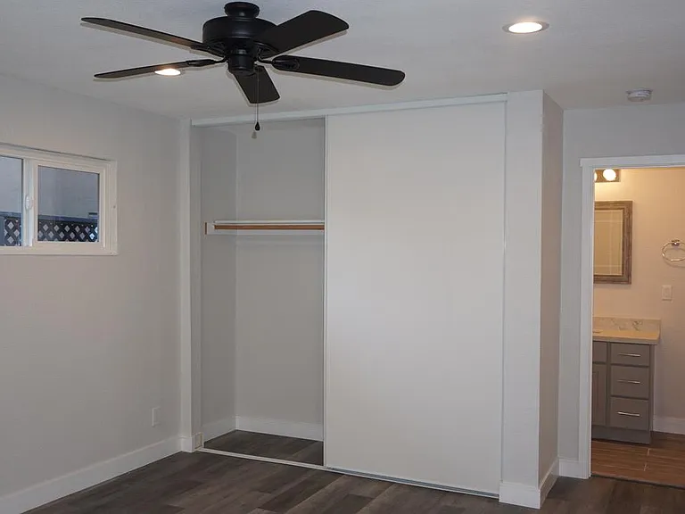 2218 Harrison St — Photo 6