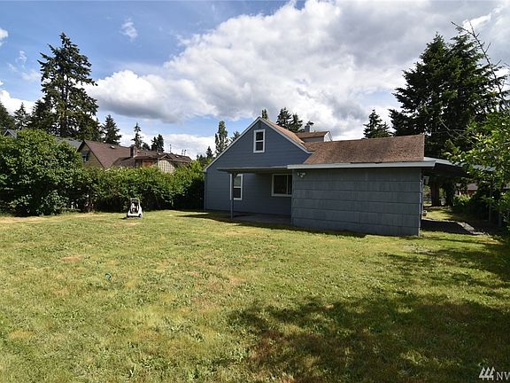 4th image of 8403 Winona St SW