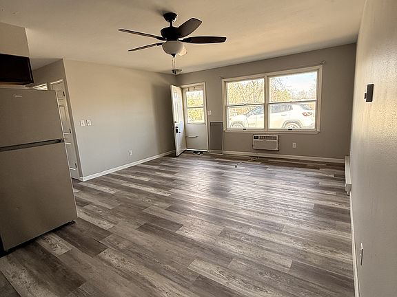 2nd image of 440 W Ray St #8