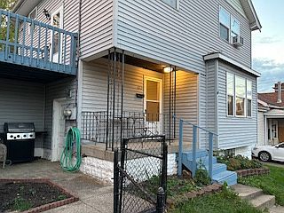 2nd image of 612 Vine St APT 1