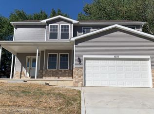 1075 Shoreline Rd, Crown Point, IN 46307