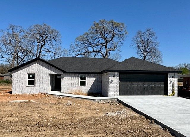 1st image of 504 Pioneer Ln