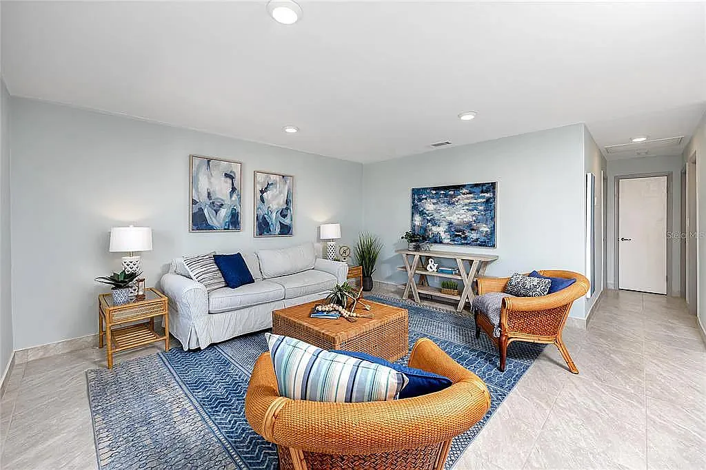 2 bed, 1018 sqft, $2,600 — Photo 1