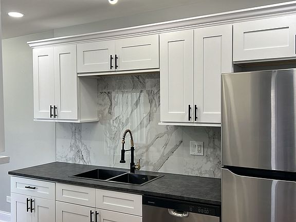 5th image of 1710 Queensbury Cir #5853