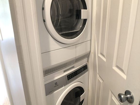 2nd image of 1120 Bergen St APT E23