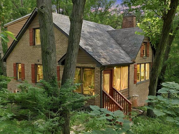 2nd image of 15 Lupine Ln