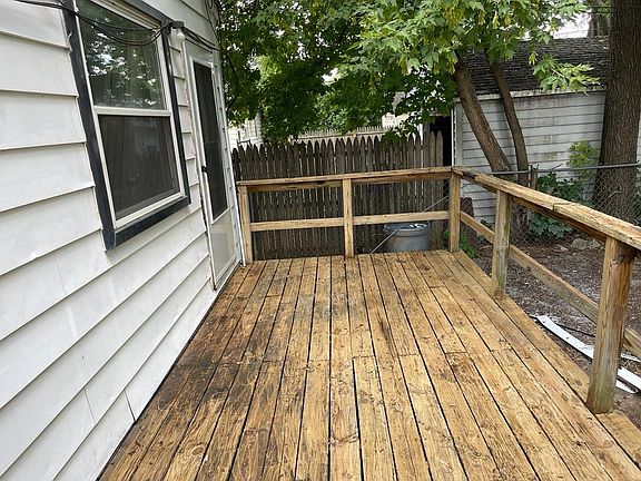 5th image of 24065 Hopkins St