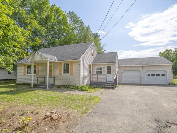 131 Moore Avenue, Farmington, ME 04938